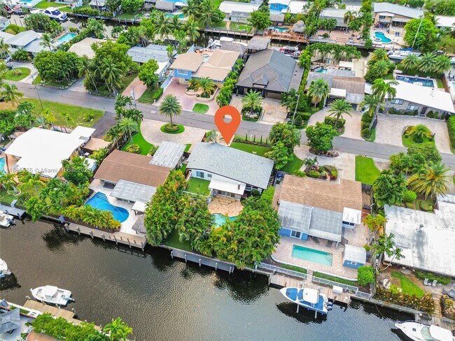 Building Photo - 2530 Okeechobee Ln
