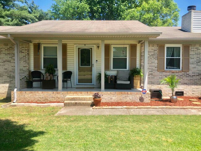 Building Photo - 1750 Dailey Terrace NW