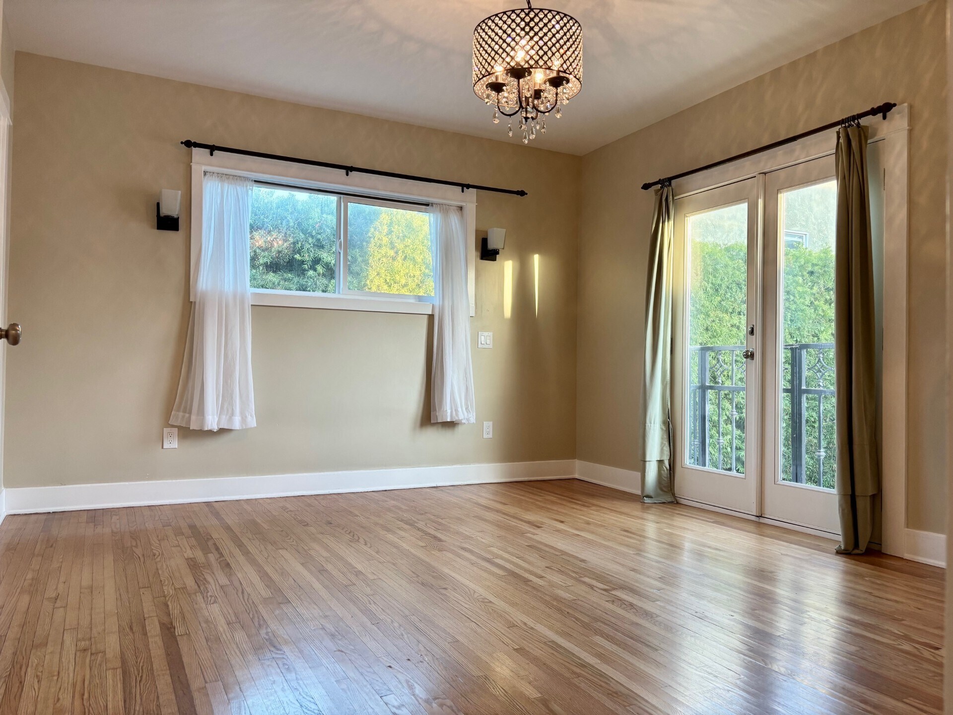 Bedroom 2 (Master) - 559 W 39th St