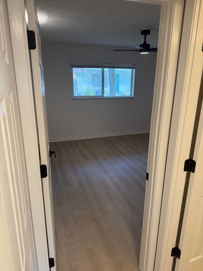 Building Photo - Beautiful Beachside Condo in the Heart of Ormond Beach  $1300
