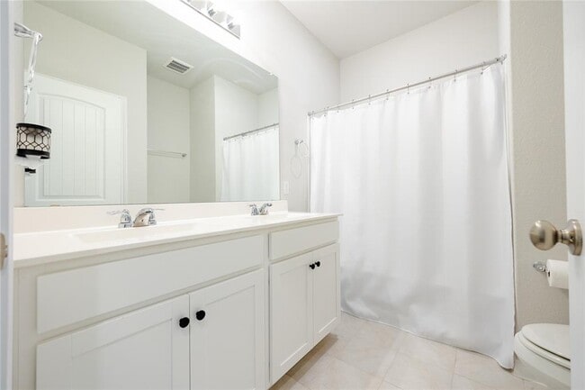 Building Photo - 2021 Cartway Ct