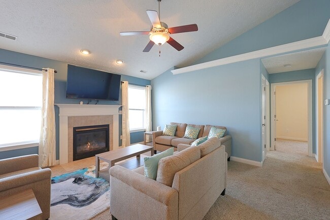 Building Photo - Charming 2-Bedroom Cul-de-Sac Home with Fire Pit Near Purdue University