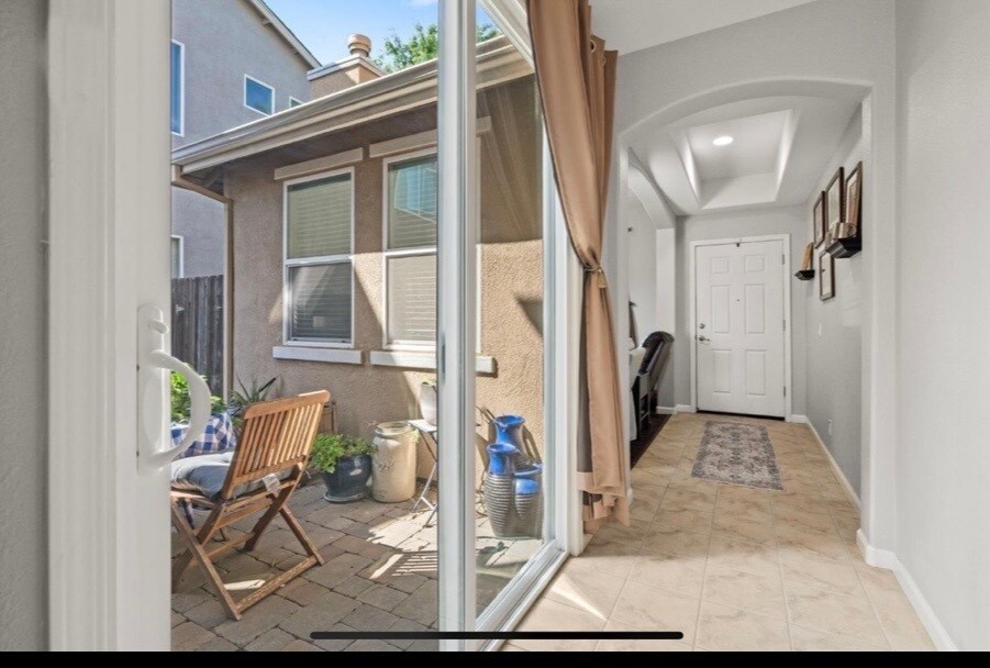 Building Photo - 962 Heritage Way