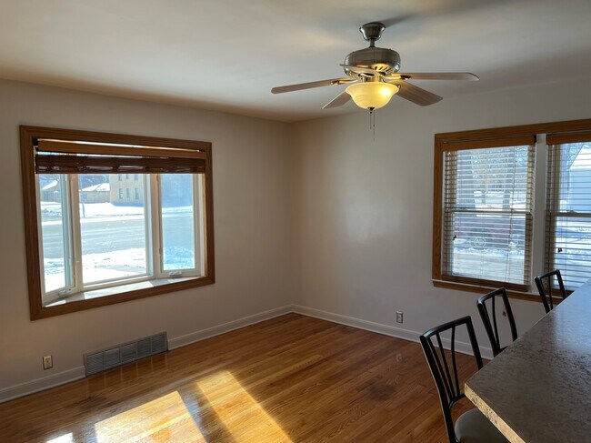 Building Photo - 8634 W Burleigh St