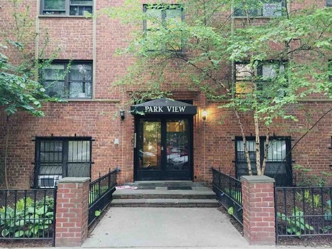 Building Photo - 295 York St