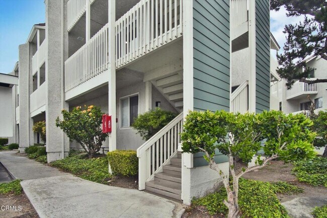 Building Photo - 229 S Ventura Rd