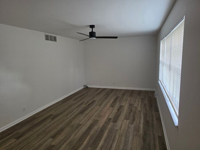 Building Photo - 4209 Defoe Dr