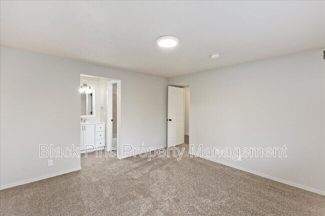 Building Photo - 3675 S Gekeler Ln