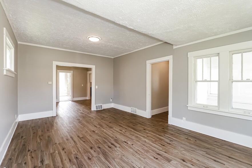 Building Photo - 2859 Corby St