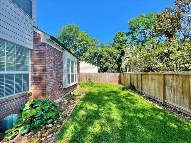 Building Photo - 8 Greentwig Pl