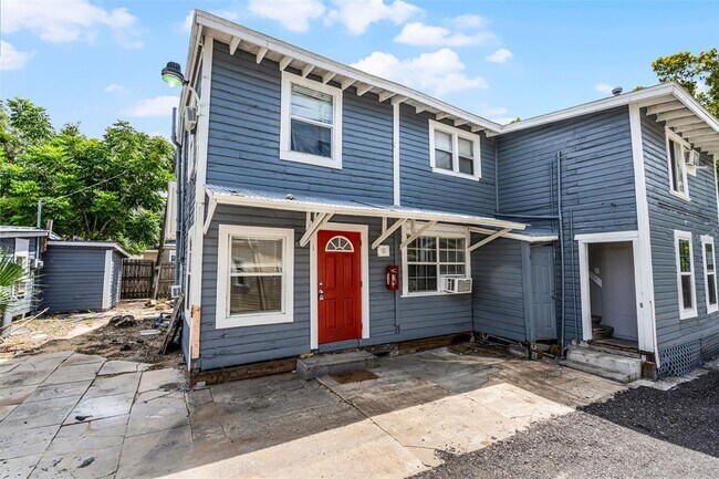 Building Photo - 113 S Grove St