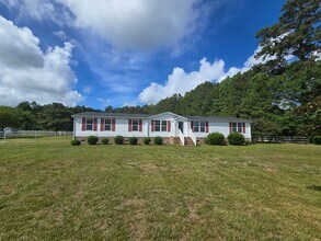 Building Photo - Quiet Country Living! Spacious 4 Bed, 2 Bath in Currituck