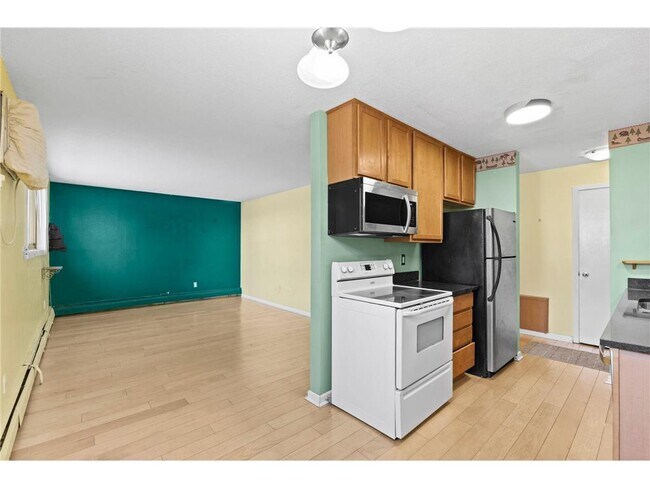 Building Photo - 520 Ridgewood Ave