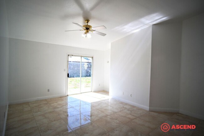 Building Photo - Darling Home in SW!