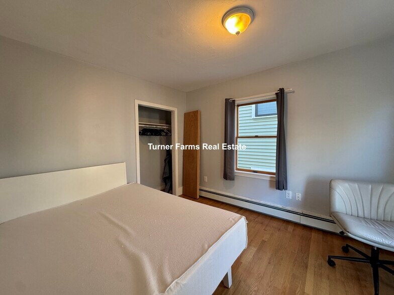 Building Photo - 40 Plymouth St