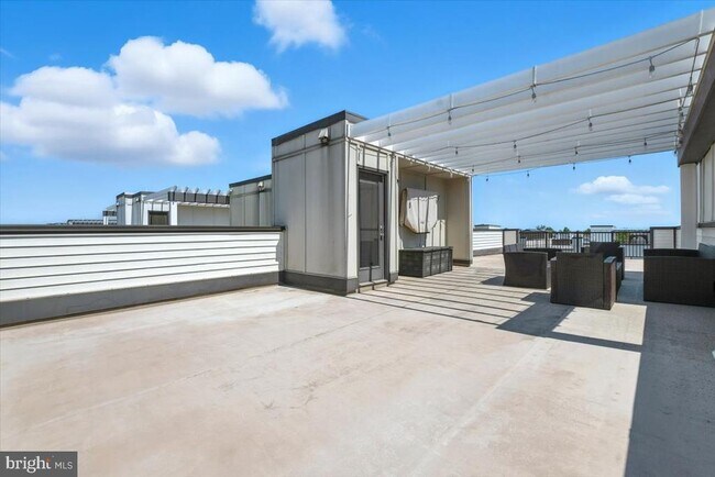 Building Photo - 23088 Lavallette Square