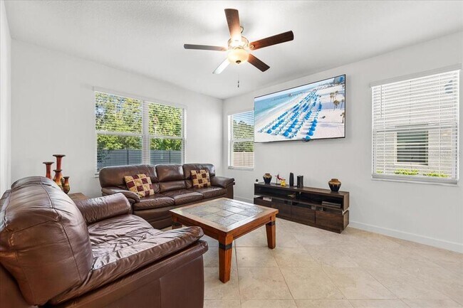 Building Photo - 8166 Crescent Oaks Dr