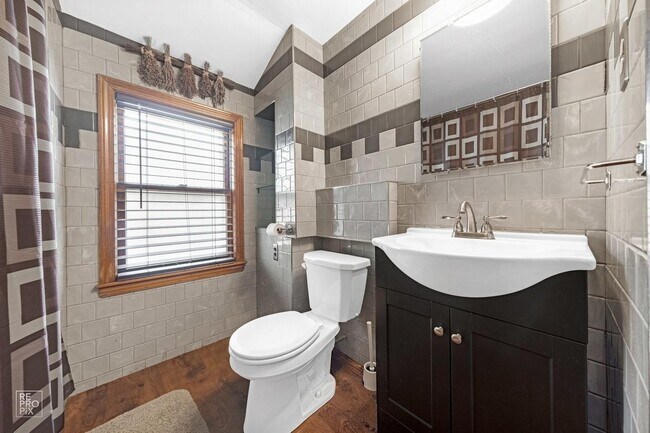 Building Photo - 5022 S Laporte Ave