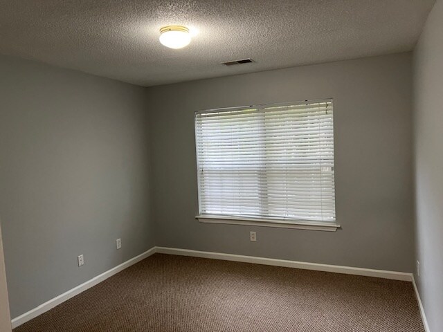 Bedromm - 449 Gardners Cir