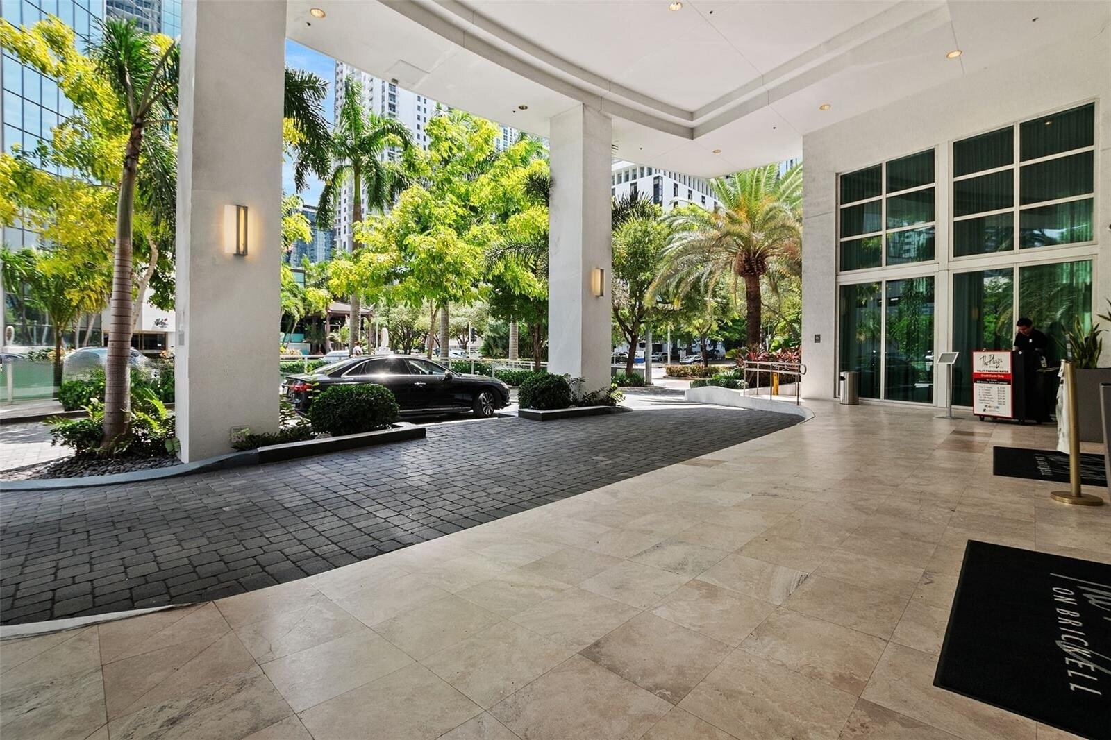 Building Photo - 951 Brickell Ave