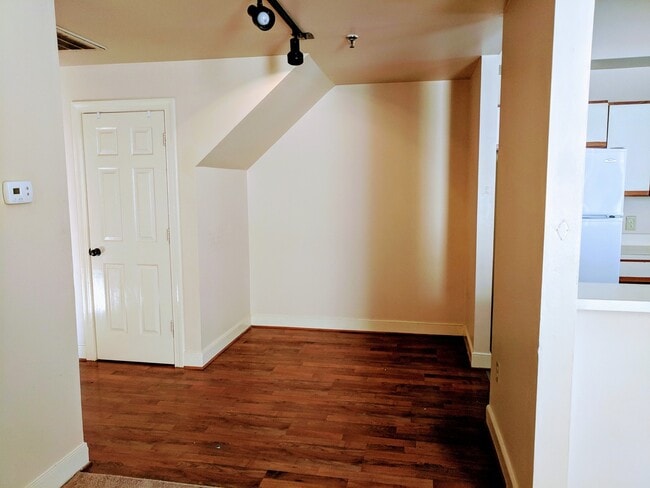 Building Photo - 1731 E Main St