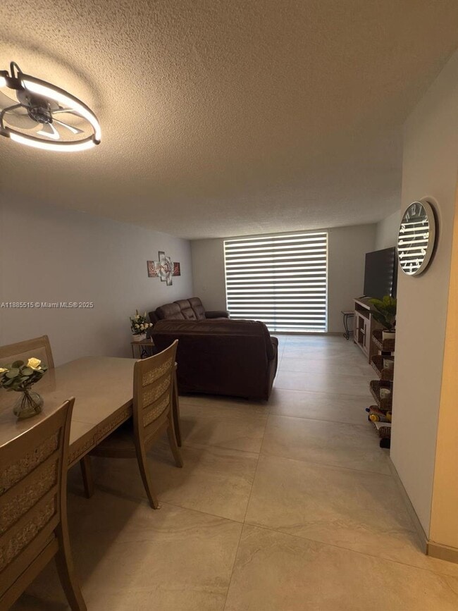 Building Photo - 3113 S Ocean Dr