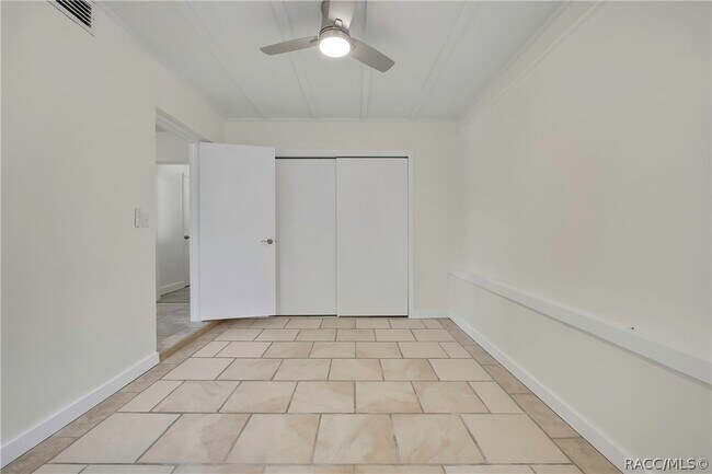 Building Photo - 1019 E Turner Camp Rd