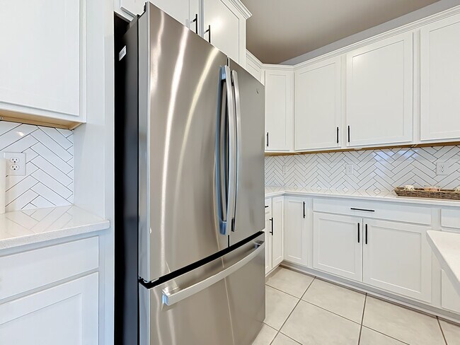 Building Photo - 362 Sofia Ln