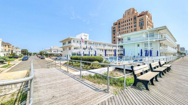 Building Photo - 5800 Boardwalk-100-100