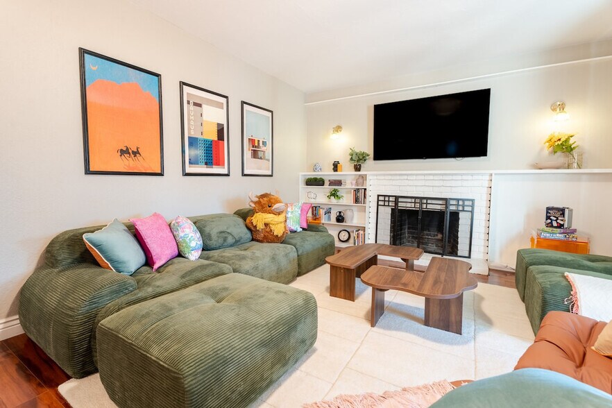 Building Photo - 771 Century Dr