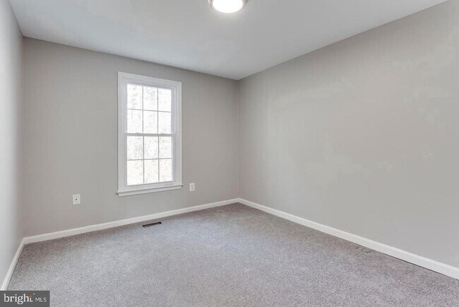 Building Photo - 304 Crescendo Way