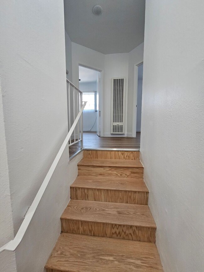 Building Photo - 245 E Ave 38