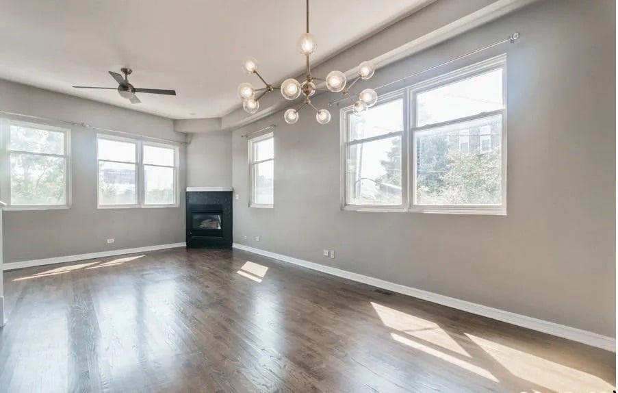 Living Room Southeast view - 916 N Elizabeth St