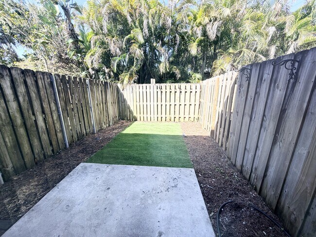 Building Photo - 6131 SW 42nd Ct