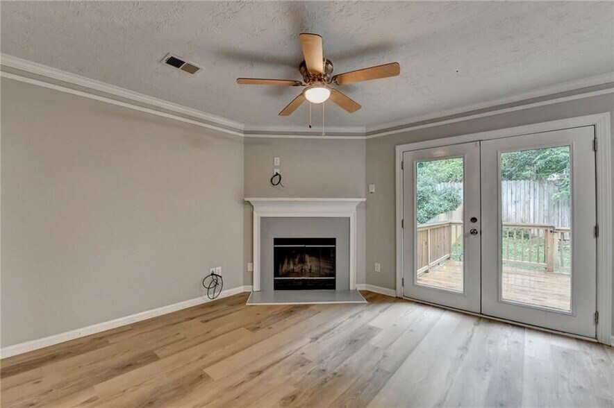 Building Photo - 3876 Meadow Creek Dr