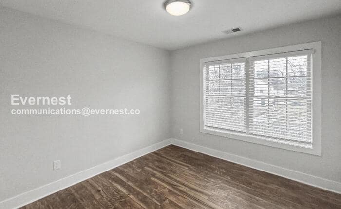 Building Photo - 736 29th Ave N