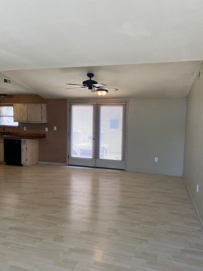 Building Photo - Introducing a charming 3-bedroom, 2-bathroom house located in the desirable Carolina Beach, NC.