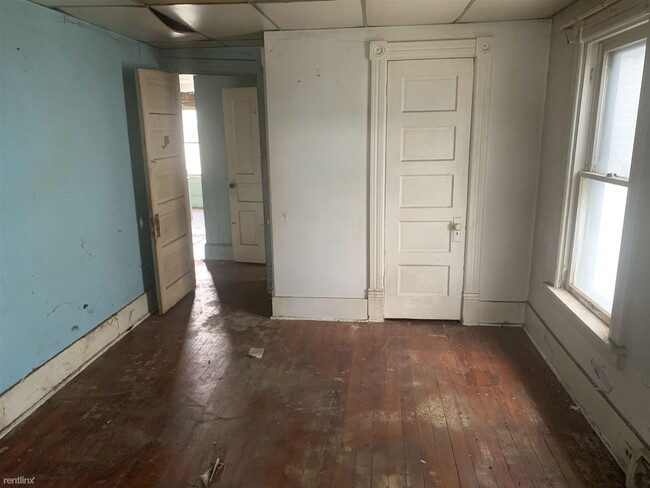 Building Photo - 3 br, 1 bath House - 818 Crawford Avenue