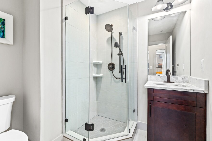 Bathroom 1 - 527 Longfellow St NW