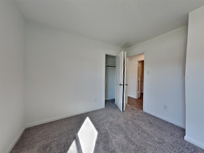 Building Photo - 18 Rd 5117