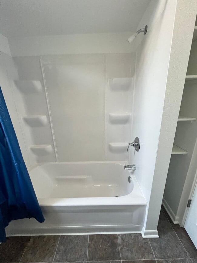 Building Photo - 1 Bed 1 Bath Apartment