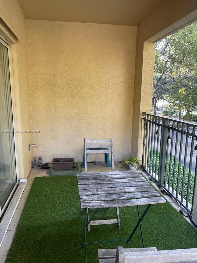 Building Photo - 2541 Centergate Dr