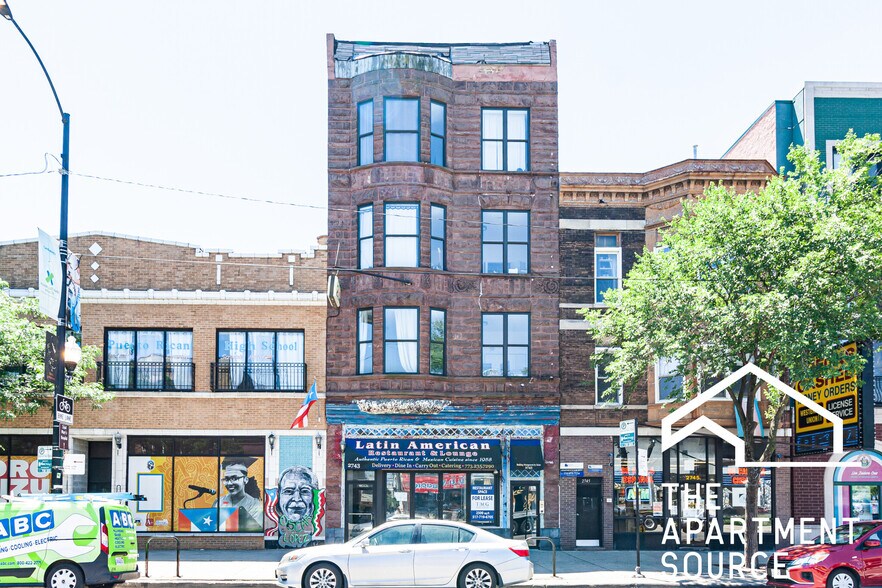 Building Photo - 2743 W Division St