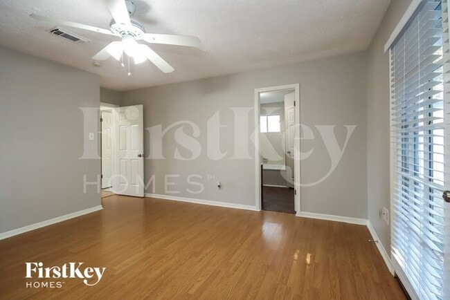 Building Photo - 1830 Oakwell Ln
