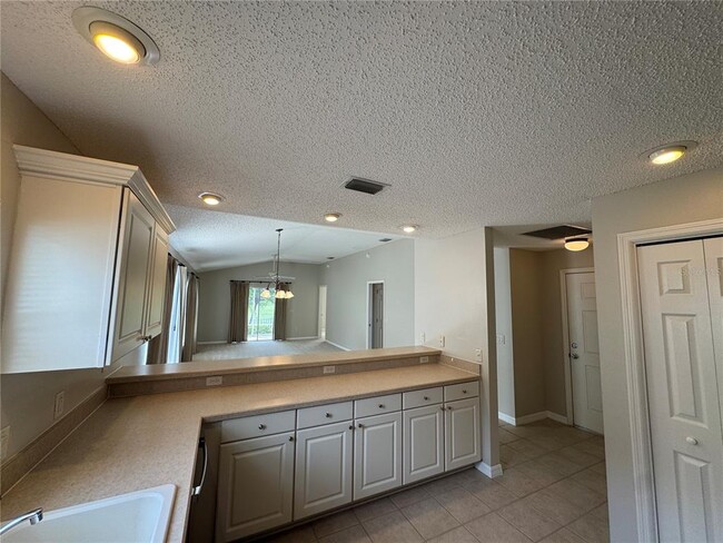 Building Photo - 1556 Conway Ct