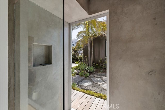 Building Photo - 27 Driftwood St