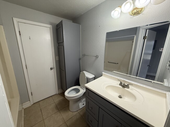 Building Photo - 19 Q St NW