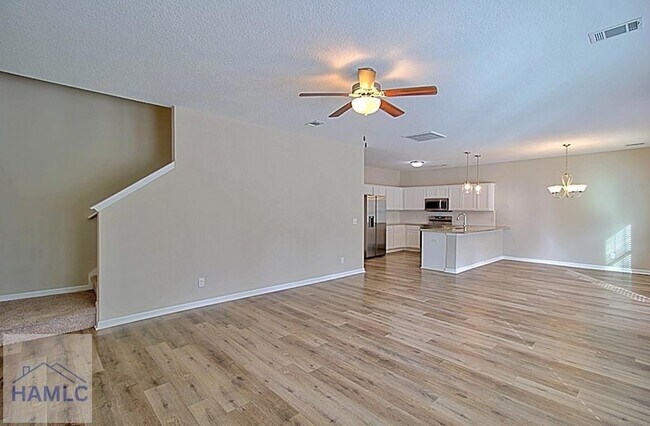 Building Photo - 33 Daylily Ct