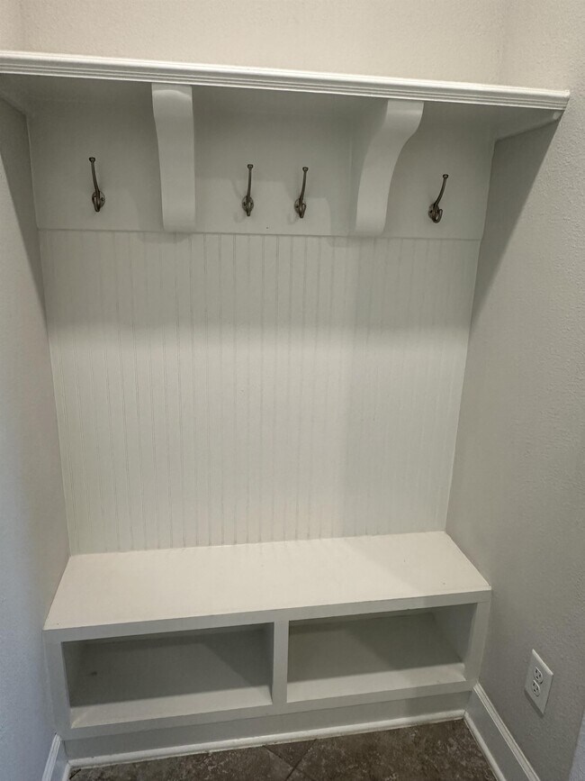 Building Photo - 24 Woodsong Ln