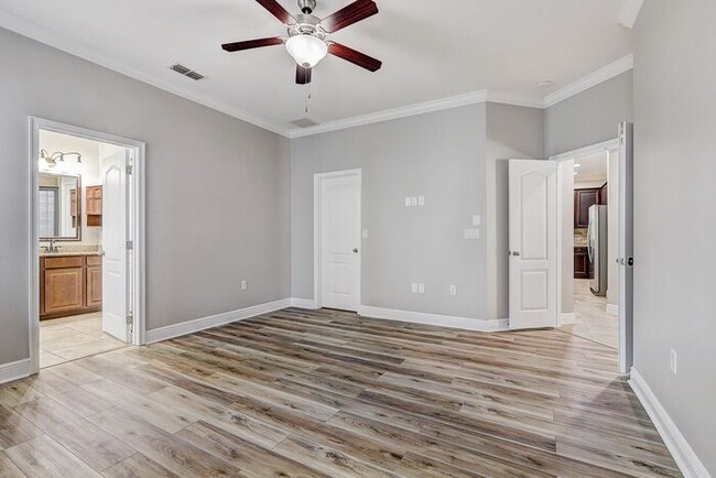 Building Photo - Experience Resort Living in Grand Hampton!